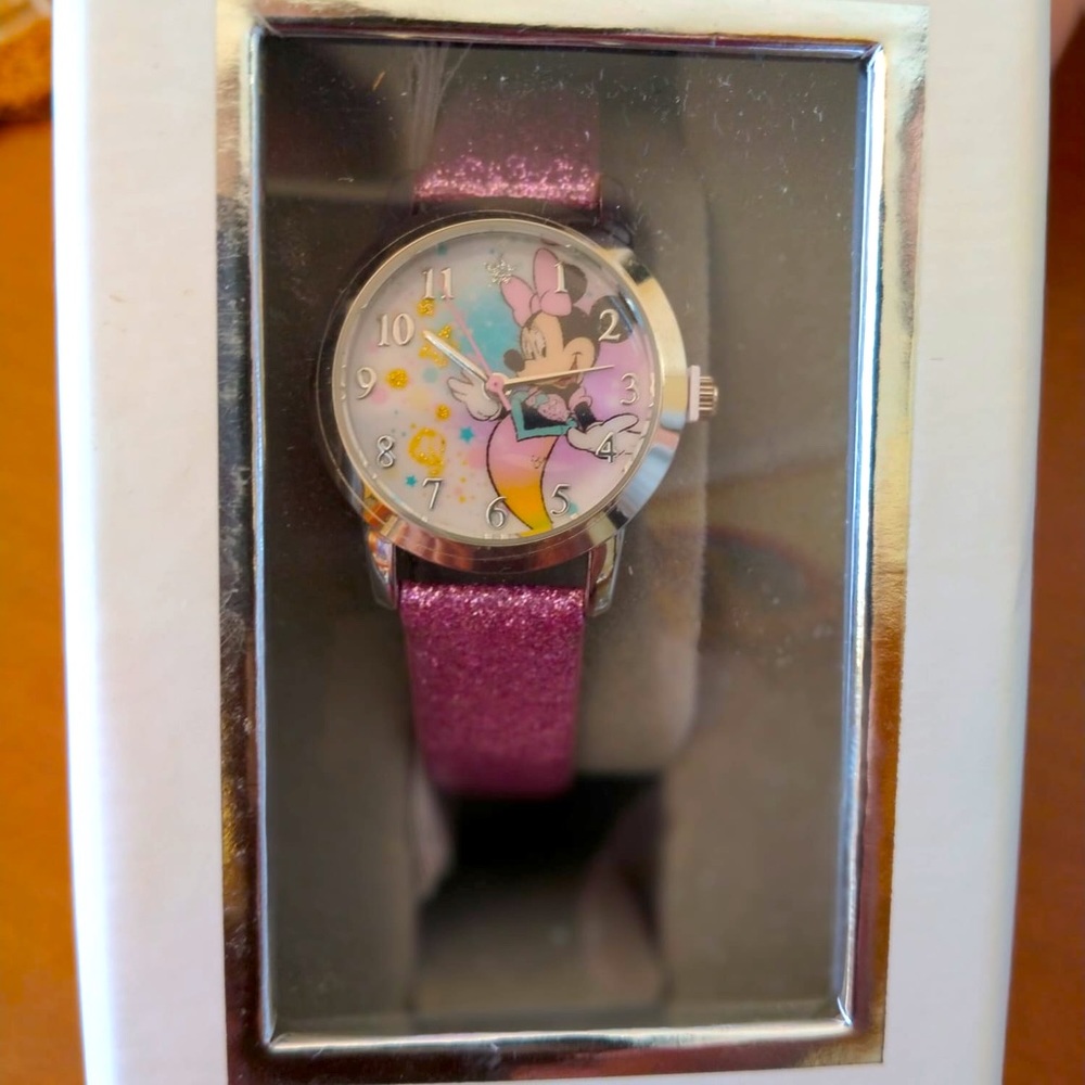 Disney Minnie Mouse glittery watch. New in box